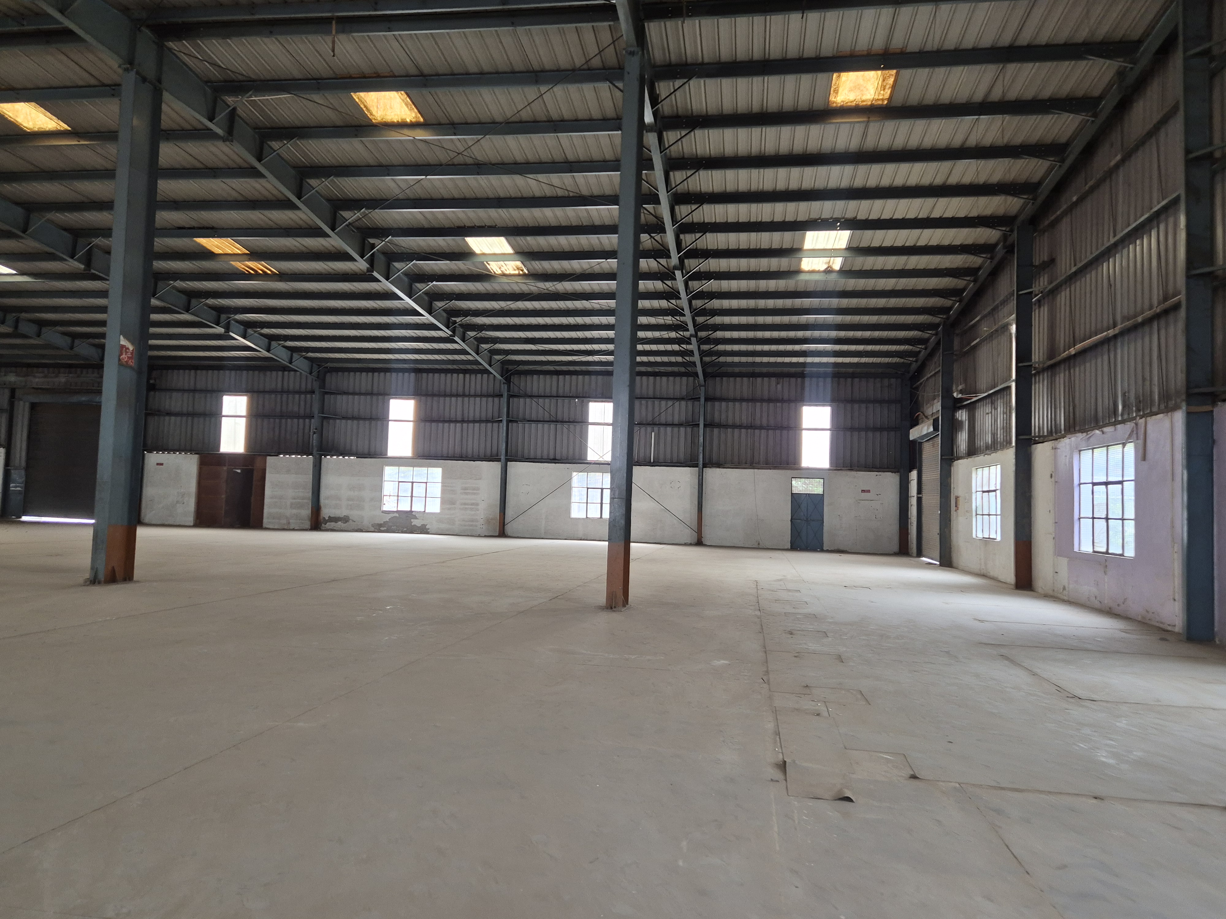 Factory For Sale in Hosiery Complex, Noida