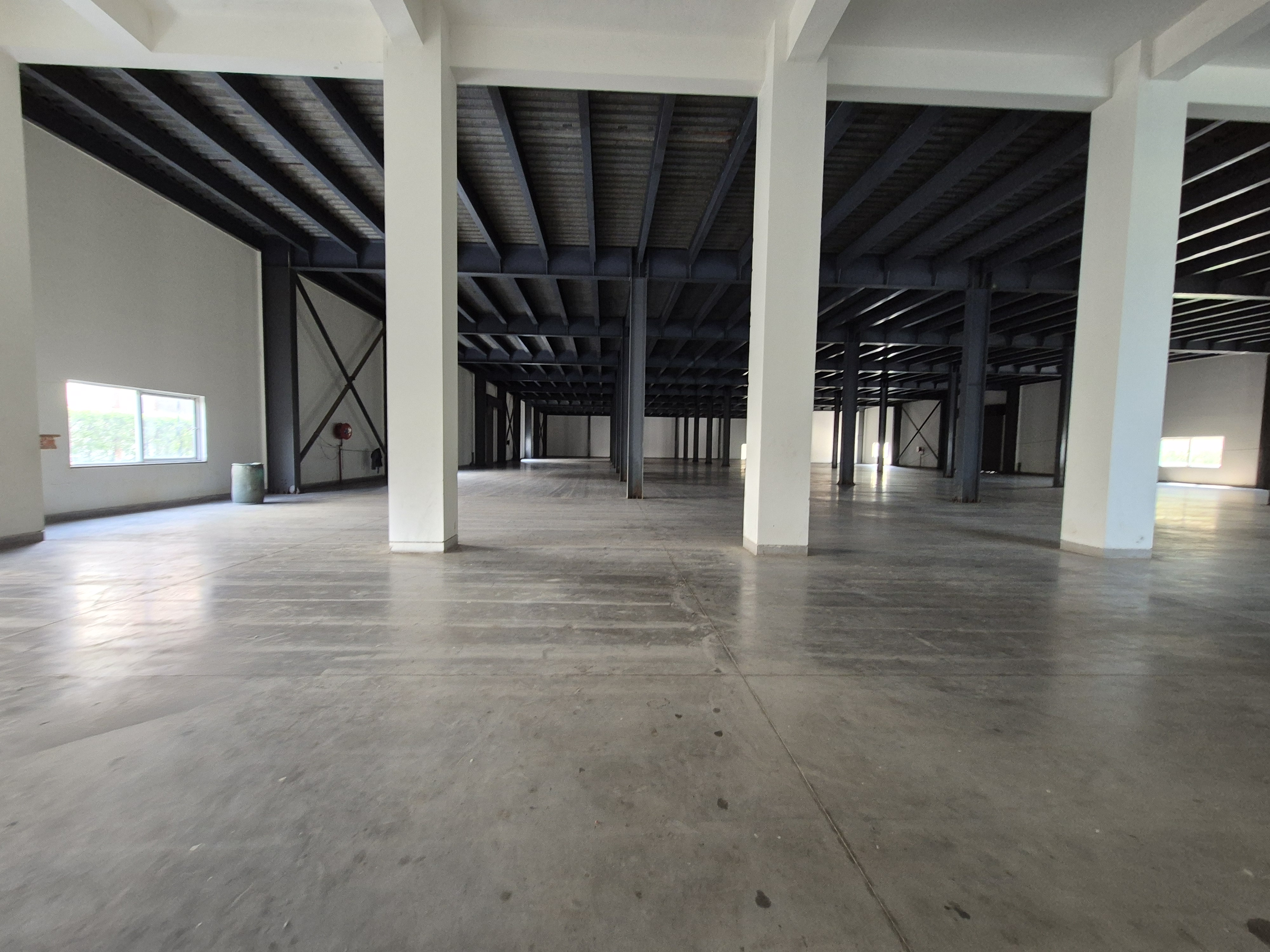 Factory For Sale in Hosiery Complex, Noida