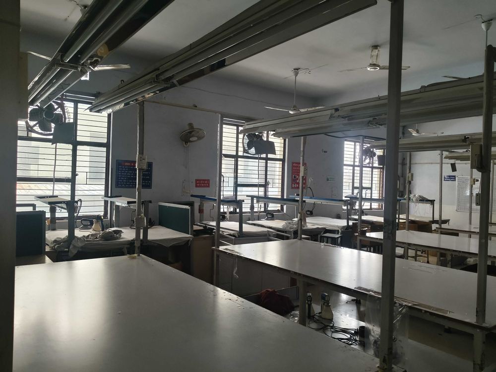 Industrial Warehouse For Rent in Sector 63, Noida - image 1